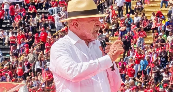 Conectando passado, presente e futuro, Lula inicia campanha de reeleição no ABC Paulista