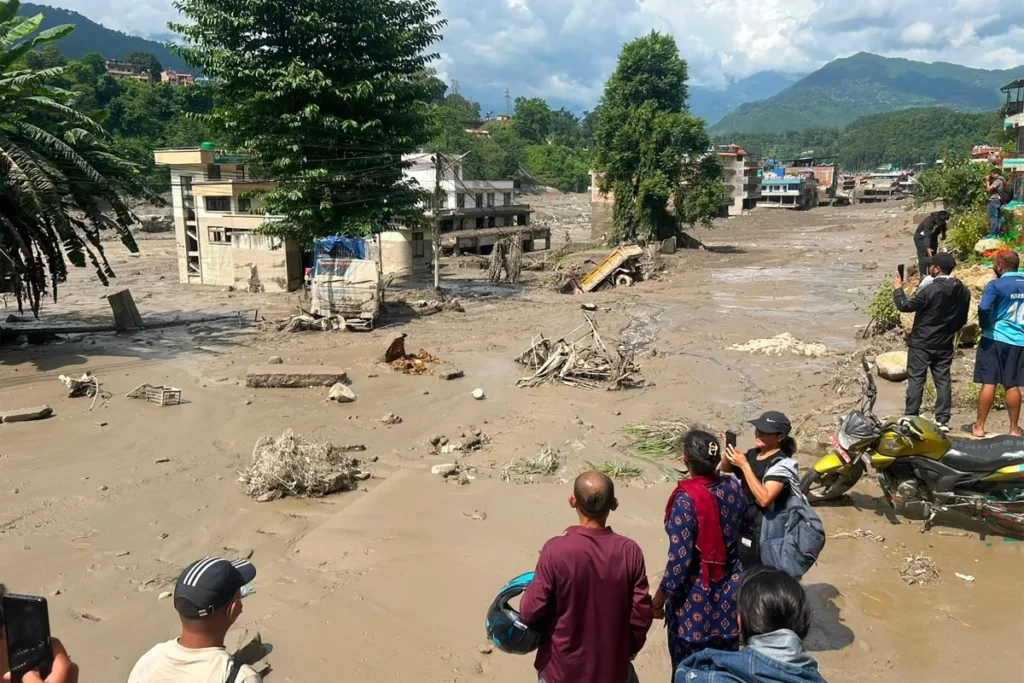 Mortes na fronteira entre Nepal e Tibete passam de 550; desaparecidos superam 1,5 mil