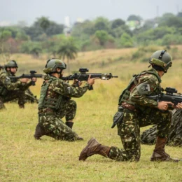 MP Militar alerta para tráfico de pessoas e cobra regras para brasileiros em guerras