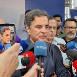 Aécio Neves muda de rota e anuncia candidatura ao Senado por Minas Gerais