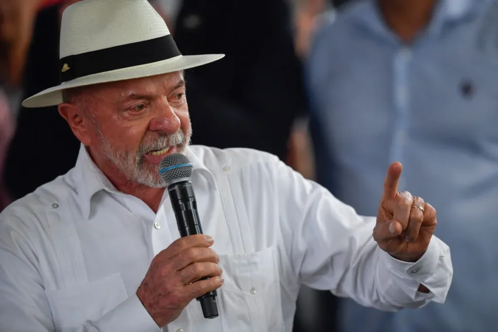 ‘Eu não quero ajuda de fora’, diz Lula sobre intervenção de Milei e Trump na eleição