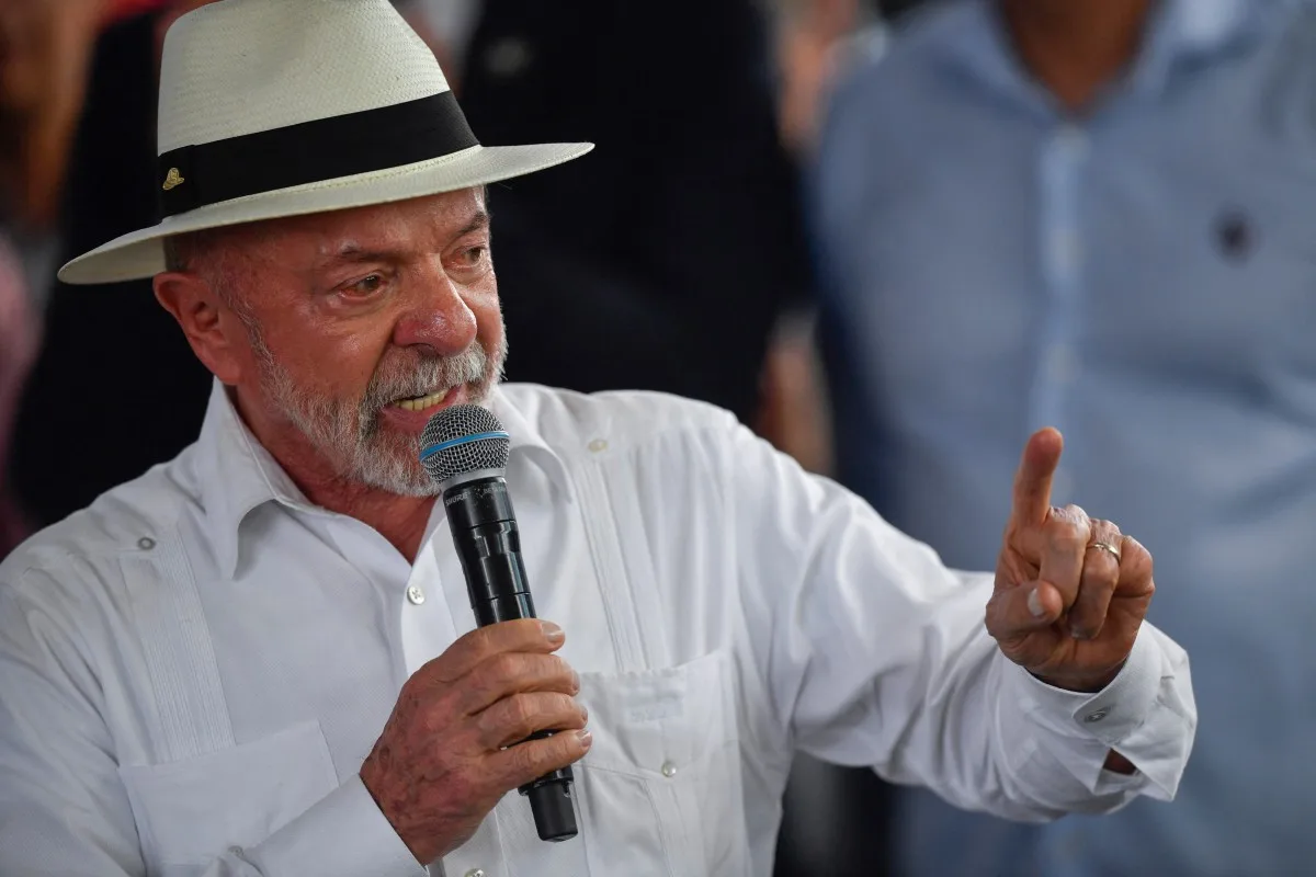 ‘Eu não quero ajuda de fora’, diz Lula sobre intervenção de Milei e Trump na eleição