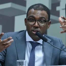 Diretor do BC relata à PF ambiente hostil e receio de vazamentos sobre liquidação do Master