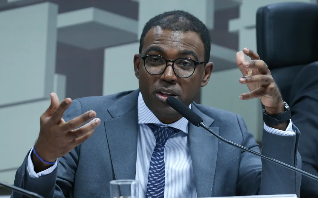 Diretor do BC relata à PF ambiente hostil e receio de vazamentos sobre liquidação do Master