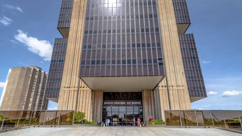 Banco Central reduz juros pela 4ª vez; Selic cai ao menor nível desde março de 2025
