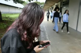 Instagram terá ‘modo escola’ e veto a filtro de beleza para adolescentes nos EUA