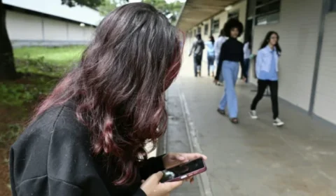 Instagram terá ‘modo escola’ e veto a filtro de beleza para adolescentes nos EUA