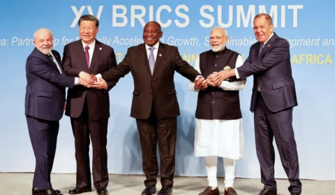 Brics Pay e desdolarização: bloco avança para criar sistemas de pagamento independentes