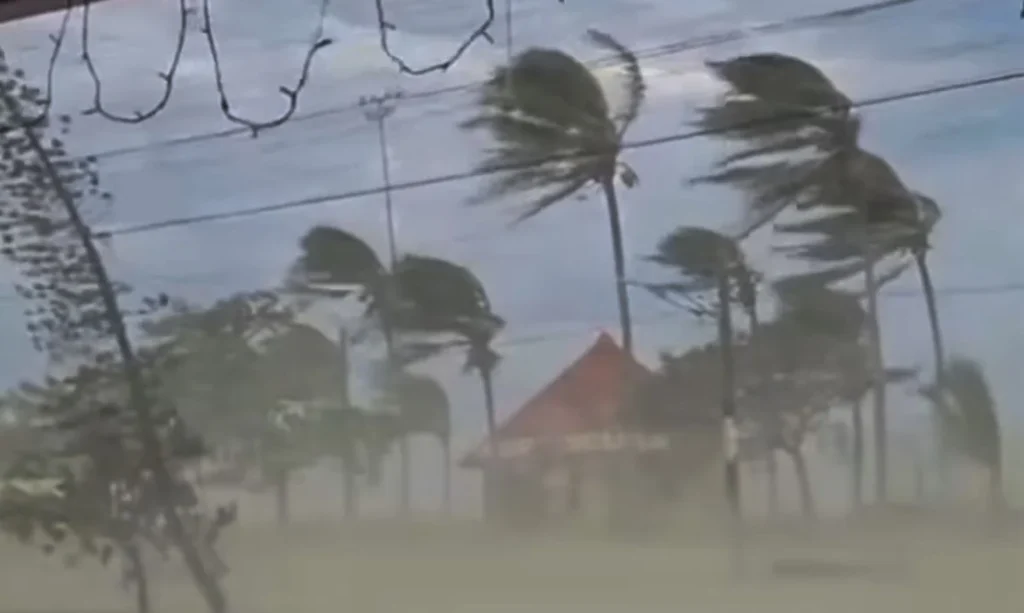 Ciclone-bomba se afasta da costa, mas ventos de até 90 km/h ainda atingem Sul e Sudeste