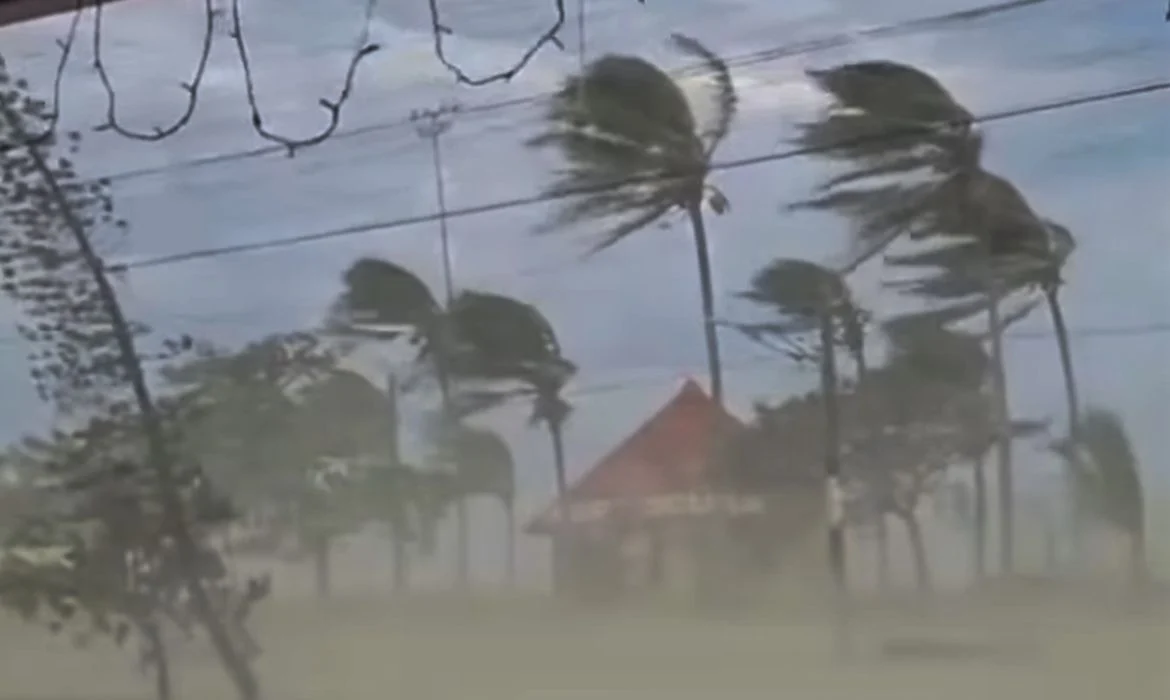 Ciclone-bomba se afasta da costa, mas ventos de até 90 km/h ainda atingem Sul e Sudeste