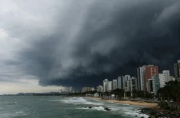 Ciclone avança pelo Sudeste após deixar 1 morto e 294 mil sem energia no Sul