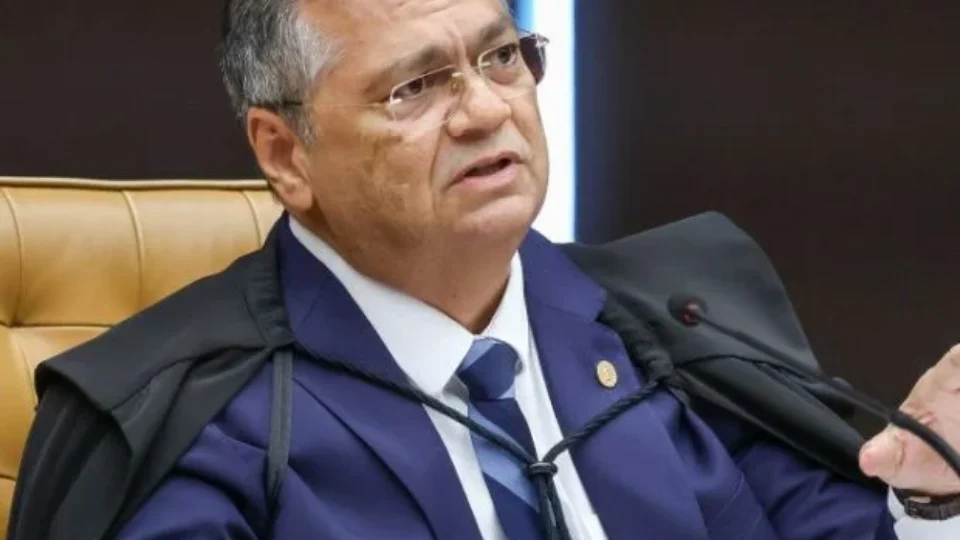 Dino diz que ‘ultraprotagonismo’ do Judiciário não é desejável, mas que STF não pode sair correndo