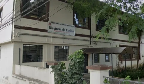 Dirigente de ensino é afastada após elogiar liderança de Hitler em reunião escolar