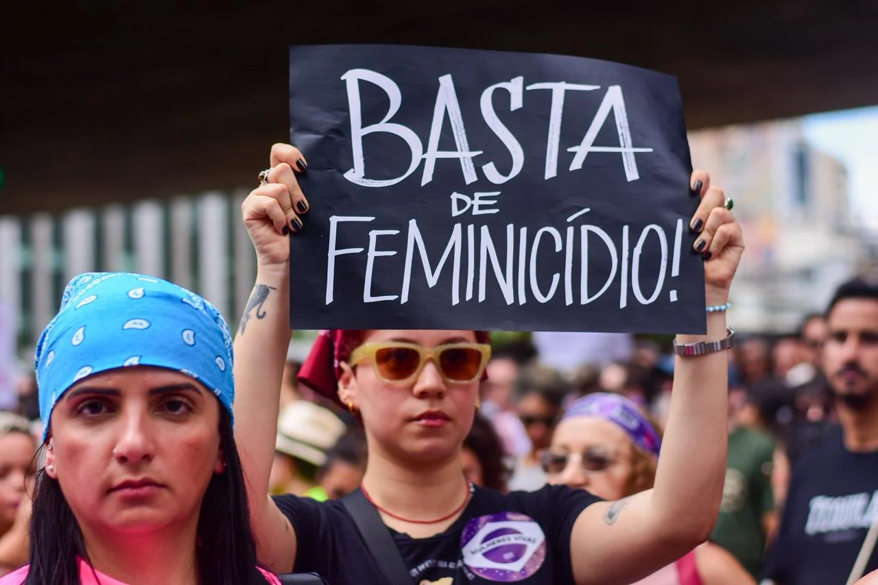 Lei Maria da Penha: Comissão da Câmara prevê 24h para juiz analisar violação à medida protetiva
