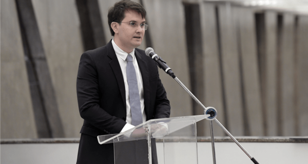 USP anula concurso para professor após aprovado apresentar cartas de ministros do STF