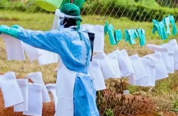 Surto de ebola na RD Congo avança em ritmo recorde e acende alerta máximo na OMS