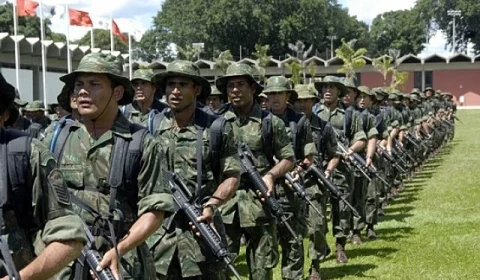 Patentes na urna caem 40%, mas candidatos militares triplicam no PL