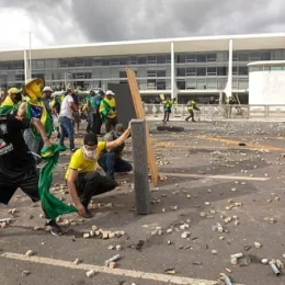 Investigados por desinformação e tentativa de golpe seguem ativos nas redes em 2026
