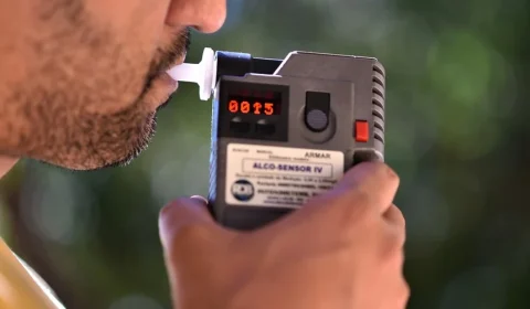 Projeto de lei prevê suspensão de 10 anos na CNH para motorista bêbado que matar