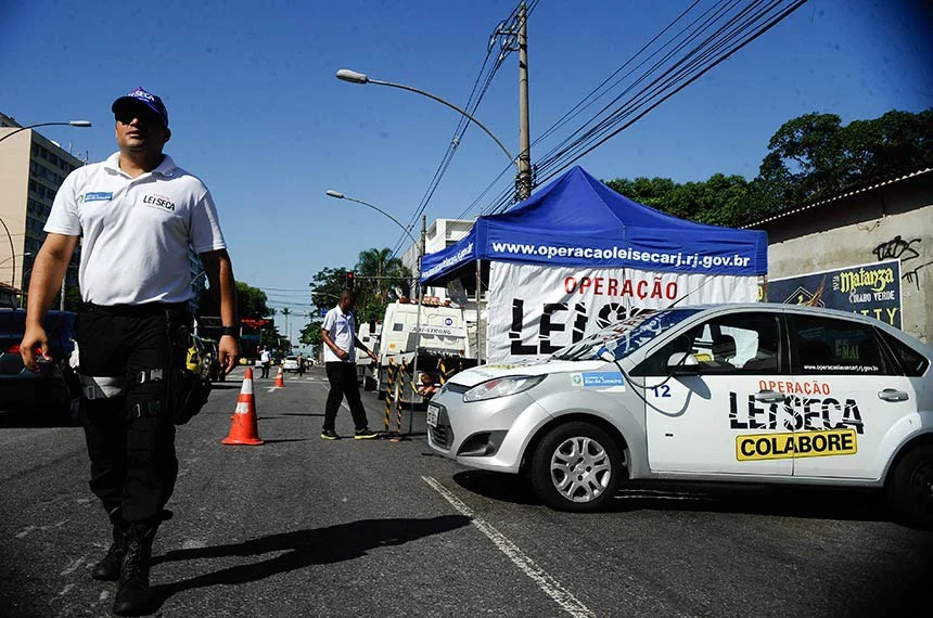 Operação Lei Seca. (Foto: Fernando Frazão/ Agência Brasil)