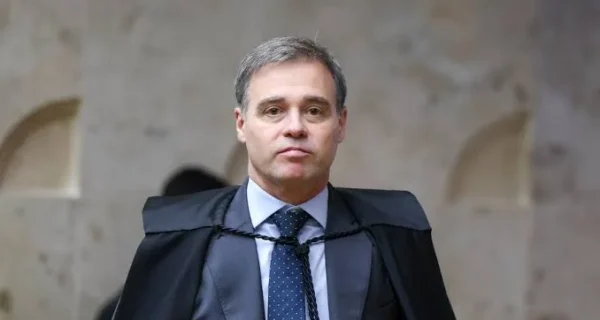André Mendonça revoga prisão do filho do Careca do INSS