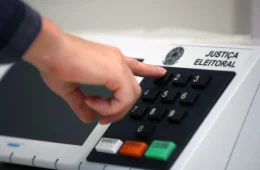 Após deixar 1.442 candidatos fora de filtro, X é alvo de denúncia na Justiça Eleitoral