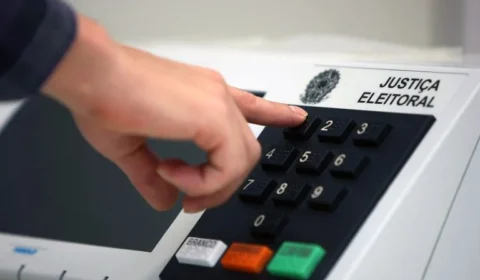Após deixar 1.442 candidatos fora de filtro, X é alvo de denúncia na Justiça Eleitoral