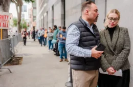 Eleitor trumpista tem esposa presa pelo ICE e questiona políticas migratórias dos EUA