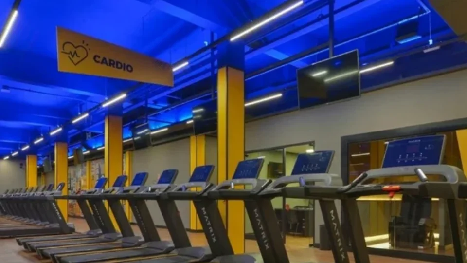 Homem morre após passar mal durante treino em academia de Salvador
