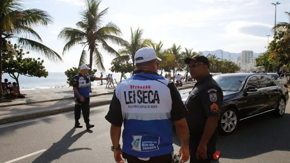 Contran amplia Lei Seca para detectar consumo de drogas e evitar pegar álcool residual na boca