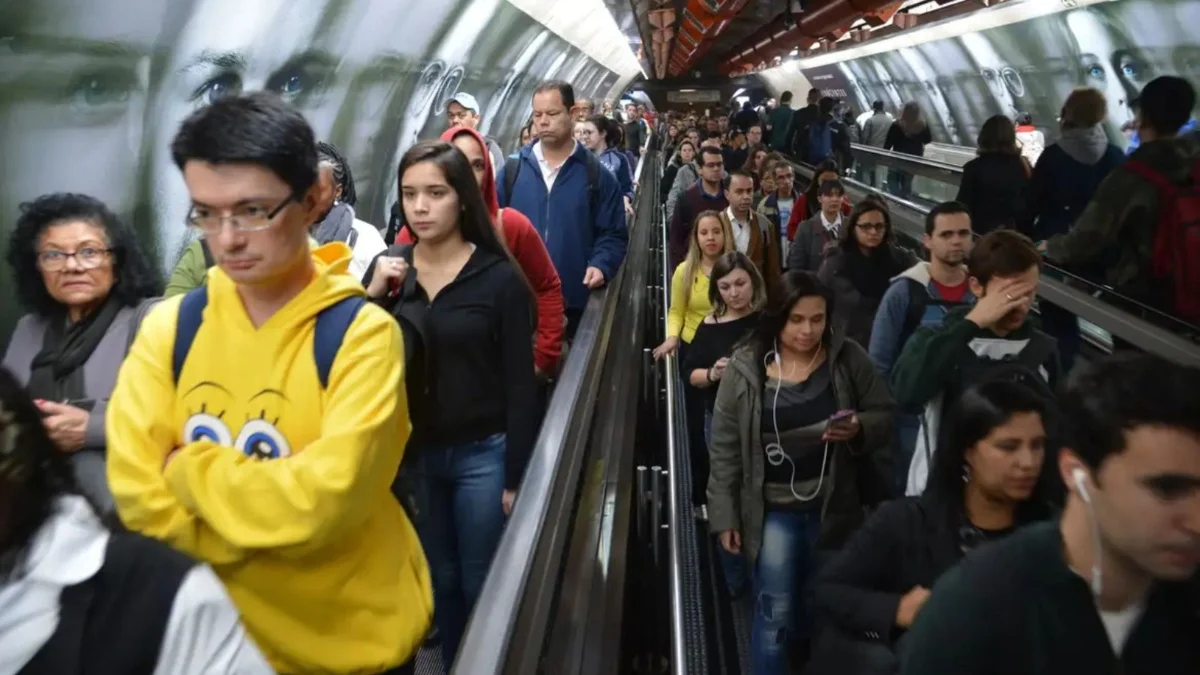 Greve afeta três linhas de trem em SP e metrô tem operação especial