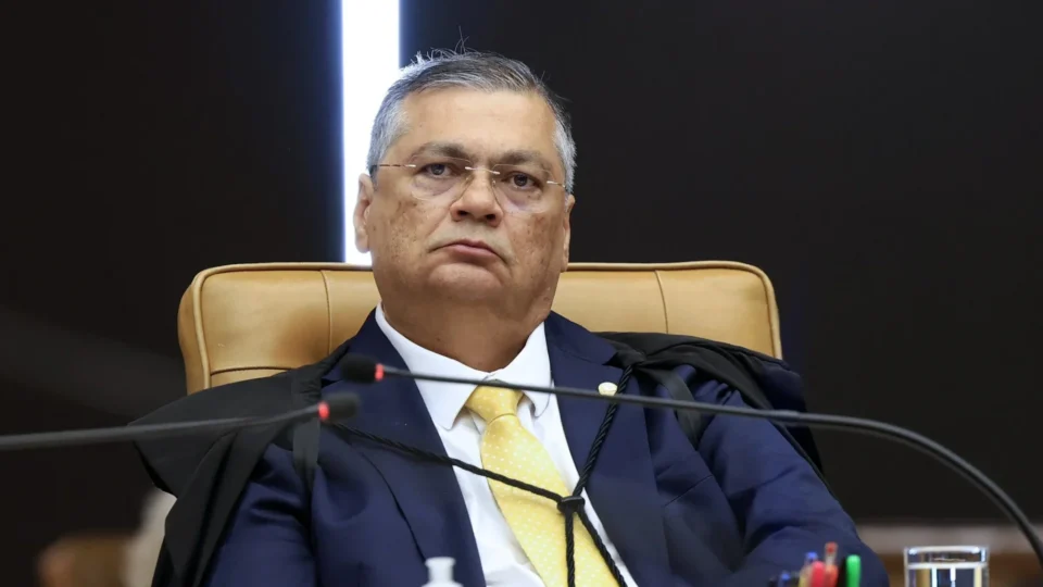 Dino aciona PF após TCU encontrar irregularidades em R$ 198 milhões de emendas Pix