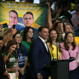 Flávio fez só 3 propostas de lei sobre segurança da mulher em 24 anos de política