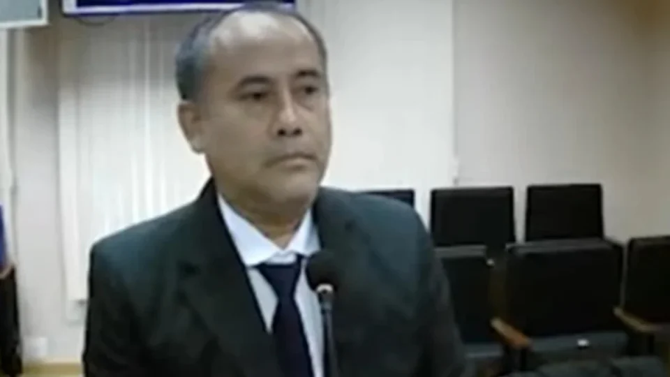 Pedreiro estuda CLT, faz própria defesa na Justiça e recebe elogios de juiz