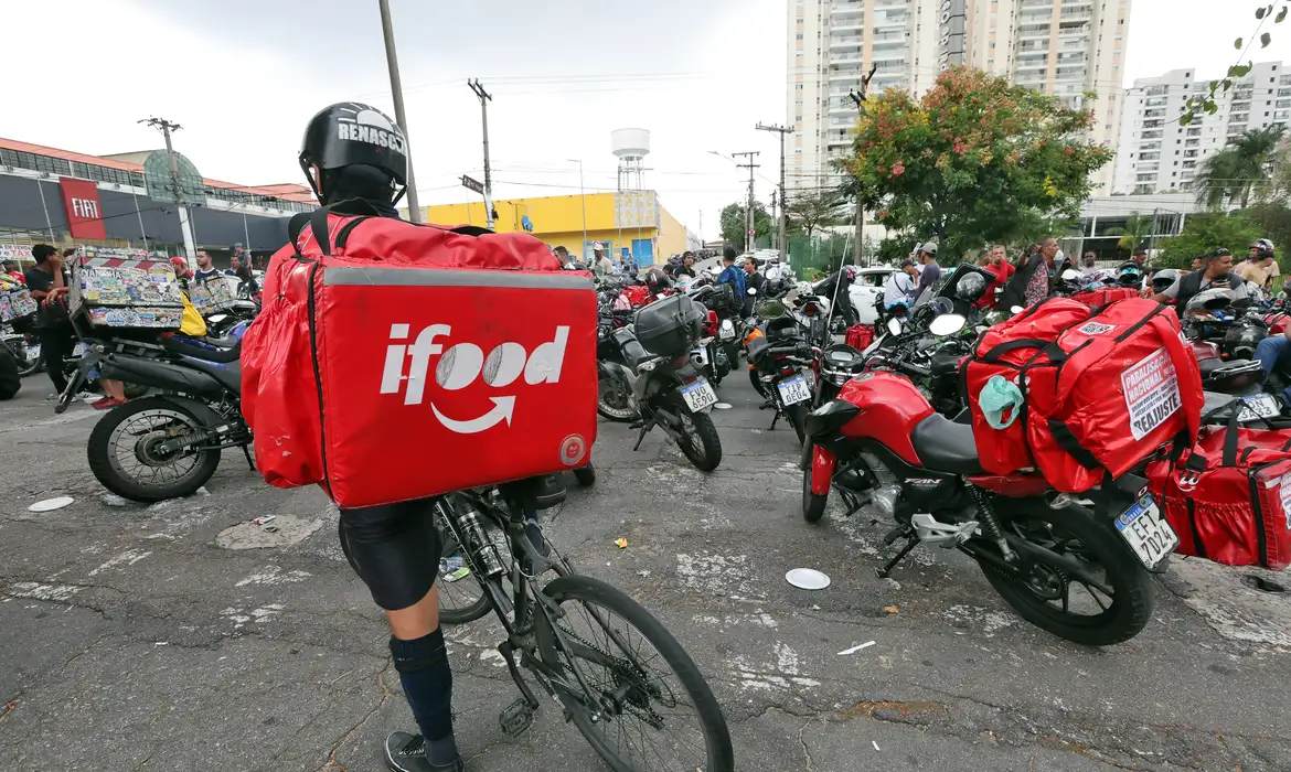 Anvisa libera venda de medicamentos por plataformas como iFood e Rappi