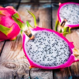 Conheça a fruta exótica que é rica em fibras e pode ajudar no combate às inflamações