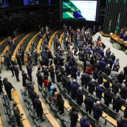 Congresso deve decidir sobre ‘taxa das blusinhas’ nesta segunda