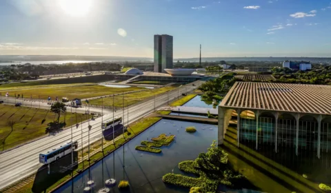 Brasil rebaixa relação com Argentina após novos insultos de Milei