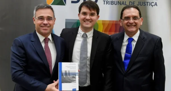 Cartas de ministros do STF não buscavam pressionar, diz professor após concurso anulado