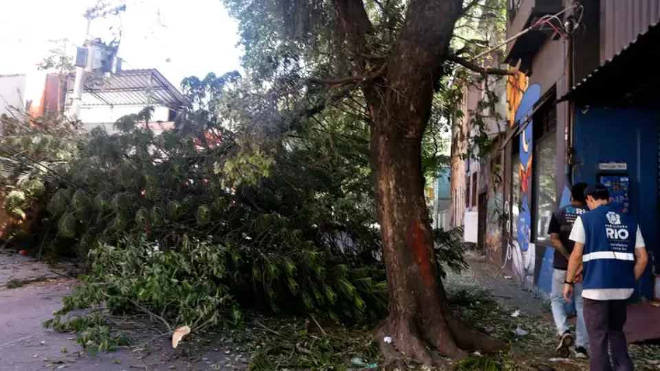 Rio suspende aulas da rede municipal após previsão de ventos acima de 90 km/h