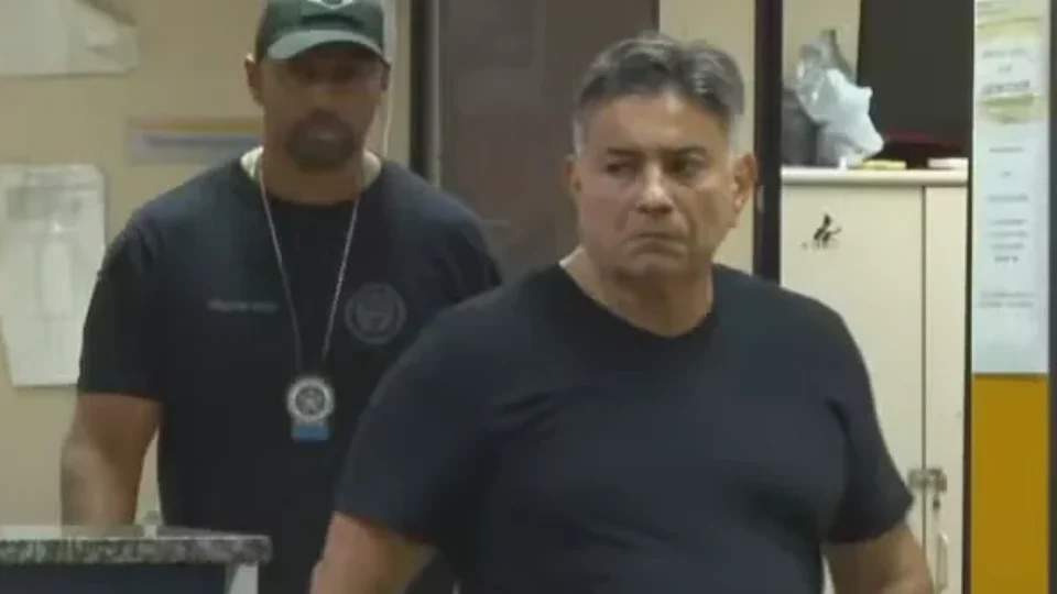 Delegado citado no caso Marielle é preso por tentar furtar R$ 500 em supermercado