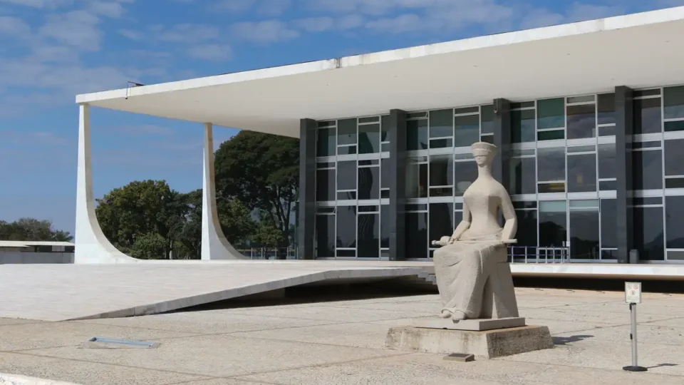 STF retoma julgamento sobre alcance da Lei Maria da Penha