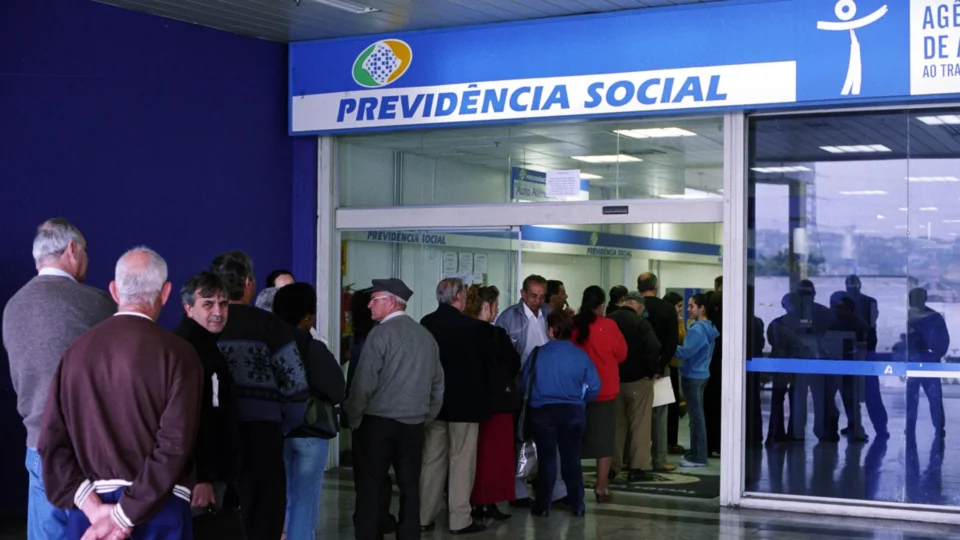 Nova proposta de reforma da Previd&ecirc;ncia prev&ecirc; idade m&iacute;nima de 67 anos e capitaliza&ccedil;&atilde;o