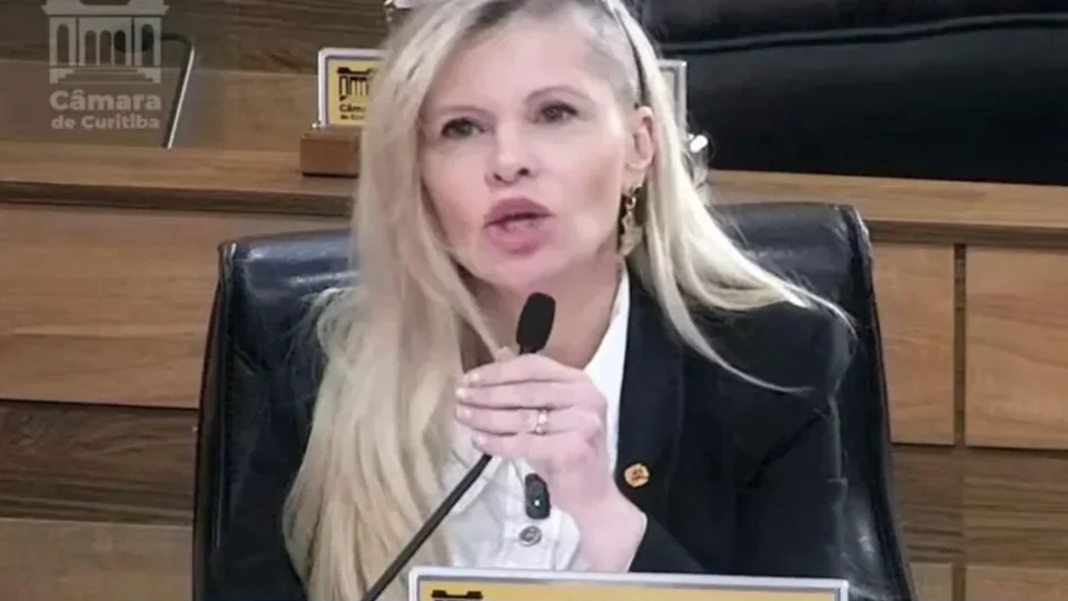 ‘A senhora vem encher o saco aqui’, diz vereadora no PR a parlamentar cearense