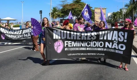 Mulheres vão às ruas pela votação do PL contra a Misoginia
