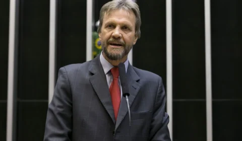 Líder do PT, Pedro Uczai desmaia durante reunião do Colégio de Líderes da Câmara