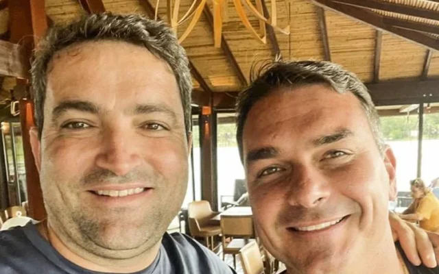 Viagens e imóveis aproximam Flávio de advogado investigado na fraude do INSS, diz jornal