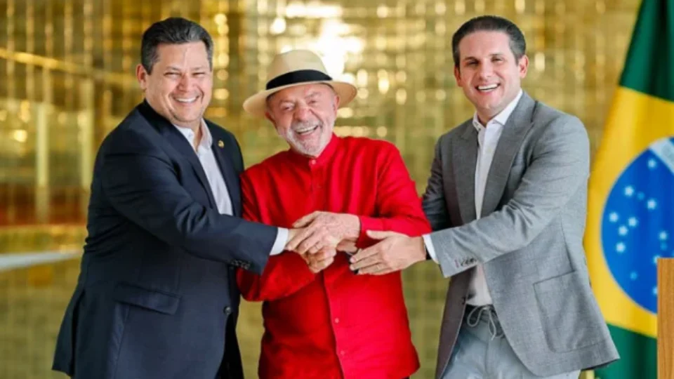 Após almoço com líderes, Lula acerta avanço de 6×1, ‘blusinhas’ e terras raras