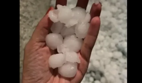 Chuva de granizo atinge Florianópolis e deixa 700 casas danificadas; veja vídeos