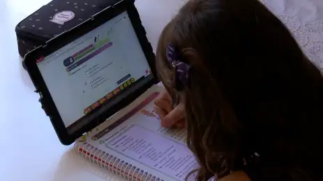 A pandemia revelou a desigualdade de acesso à internet - Caminhos da Reportagem/TV Brasil